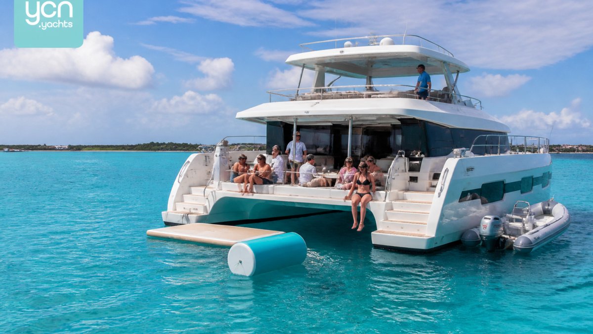 7 Benefits of Booking a Power Catamaran for Groups