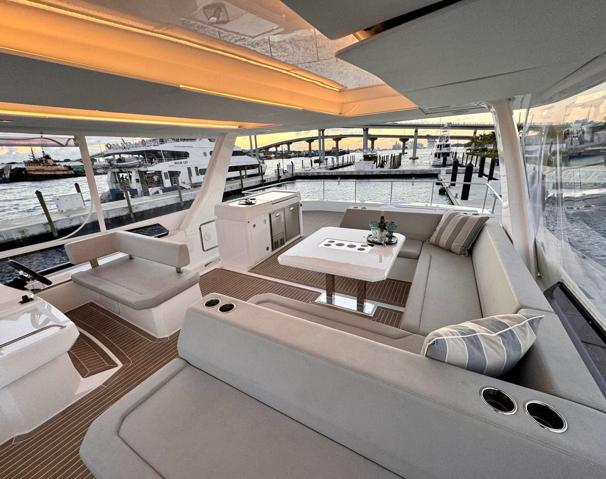 Catamarán a motor Leopard de 53 pies | BruSea