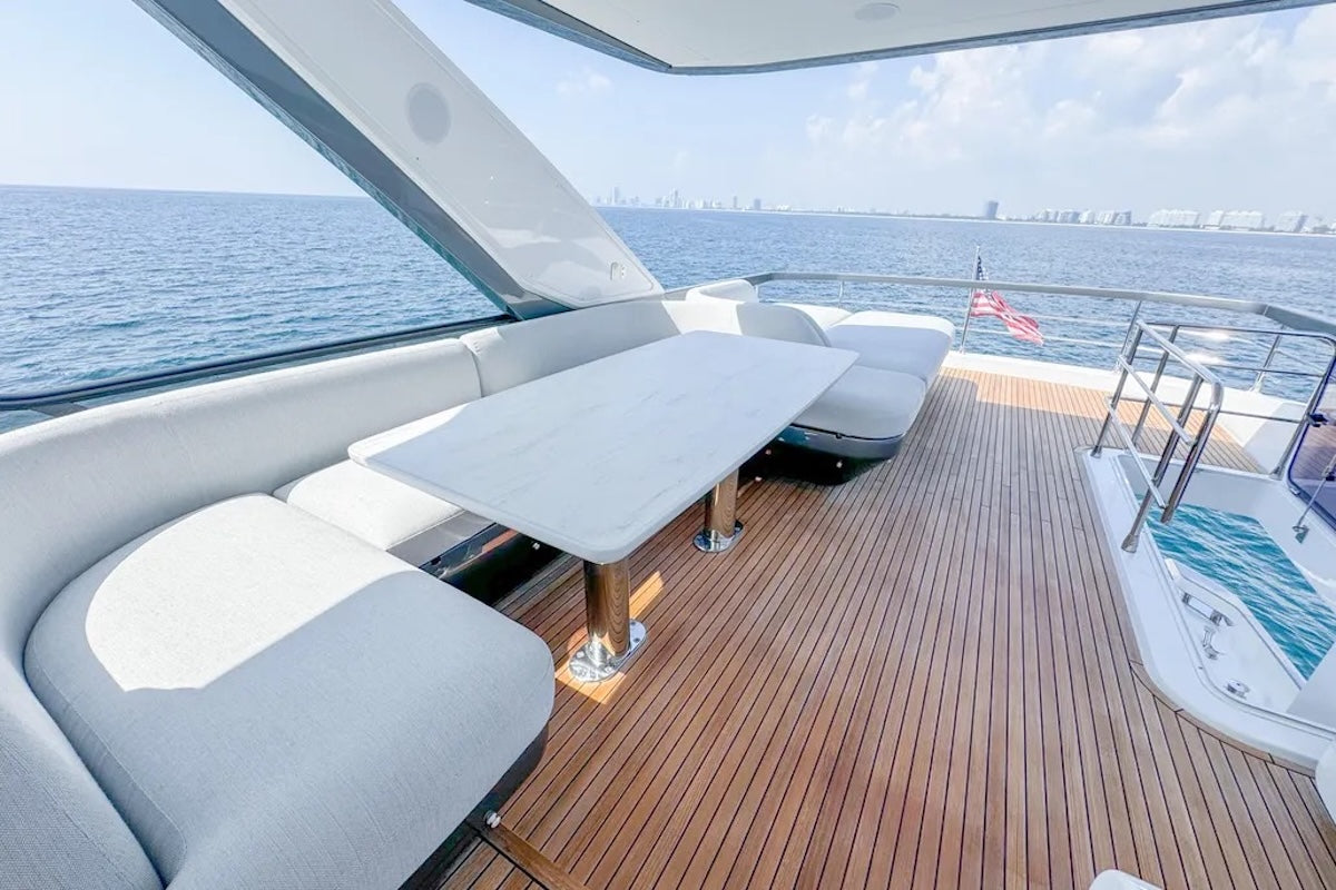 70ft Azimut | Spysea